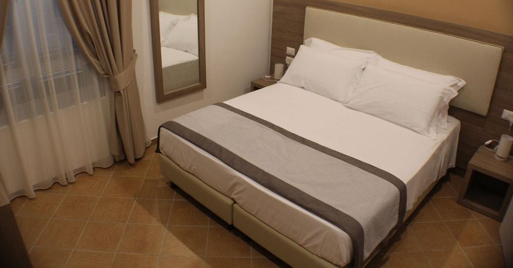 Hotiday Collection - Residenza Scarlatti Bed & Breakfast Naples